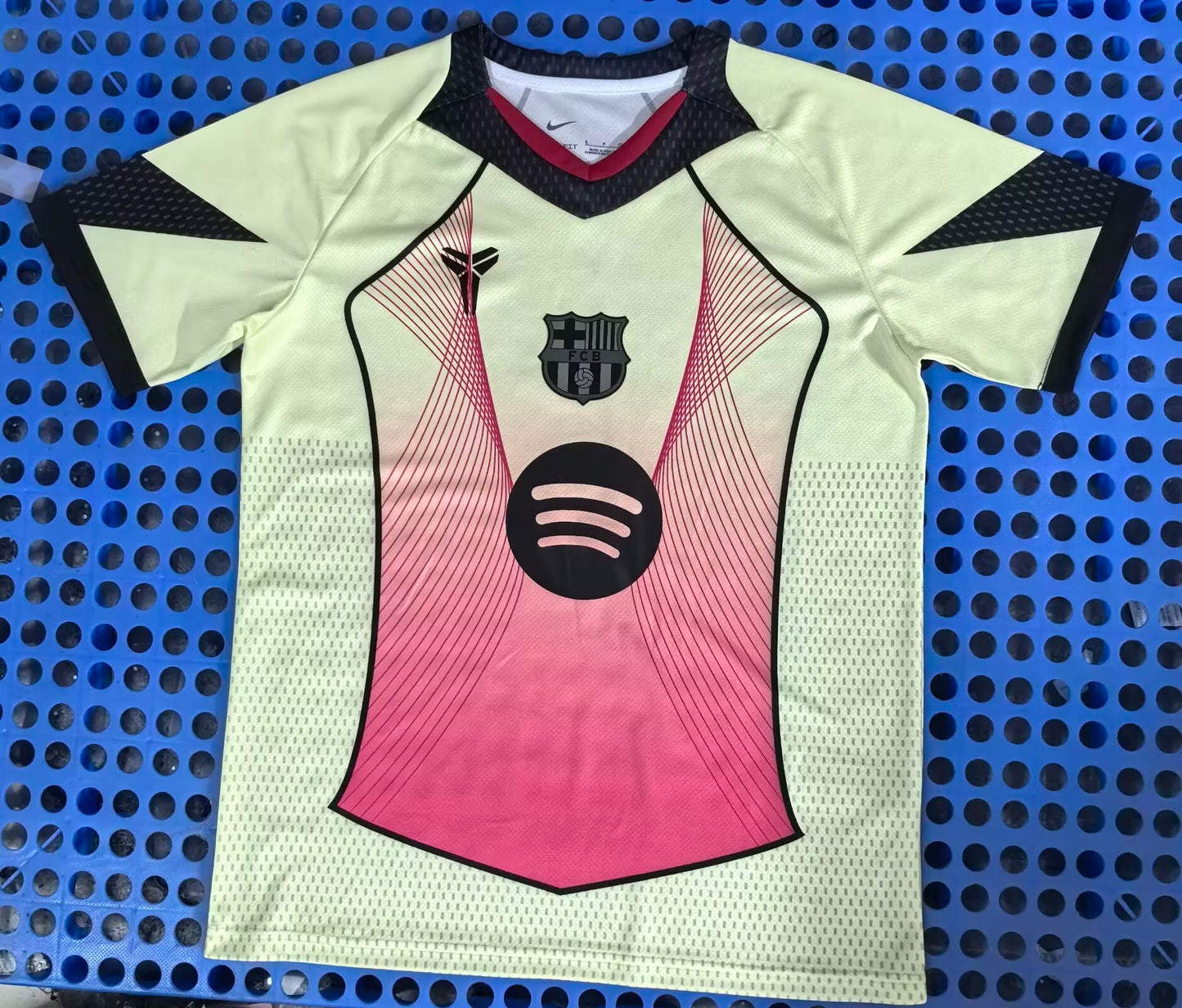 Maillot de foot Barcelone jaune concept